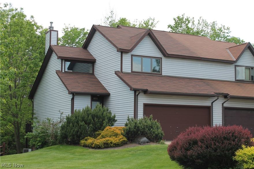 Nice Waterside Woods Single Family Townhouse.  The first Floor offers an open floor plan with a fireplace and vaulted ceilings in the living room. Nice Dinning area and Kitchen with appliances. This unit also offers a First Floor bedroom, full bathroom and laundry area.  The second floor offers 2 Bedrooms, one being the Master Suite with Full bathroom.