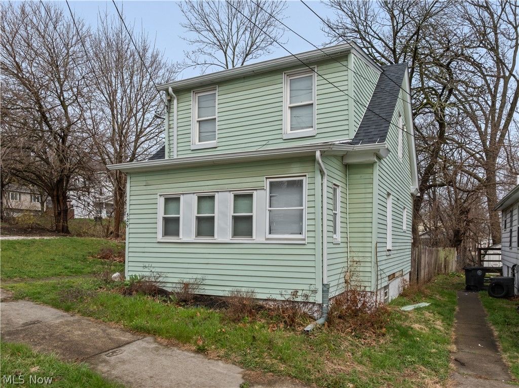 Photo of 529 Bina Avenue, Akron, OH 44314 (MLS # 5200672)