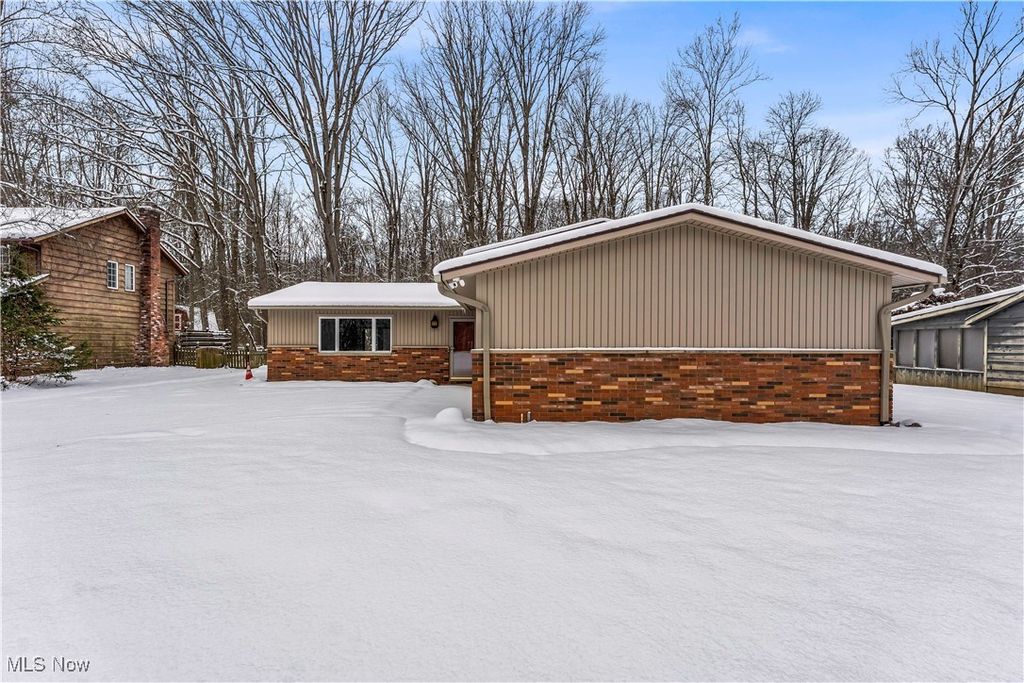 Photo of 15116 W 130th Street, Strongsville, OH 44136 (MLS # 5177719)
