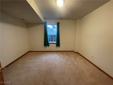 Tiny photo for 2 Coventry Court W, Mount Vernon, OH 43050 (MLS # 5179062)