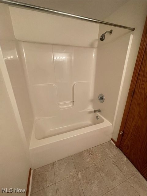 Tiny photo for 2 Coventry Court W, Mount Vernon, OH 43050 (MLS # 5179062)