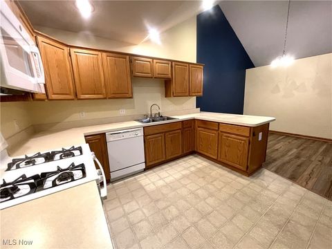 Tiny photo for 2 Coventry Court W, Mount Vernon, OH 43050 (MLS # 5179062)