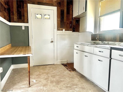 Tiny photo for 987 E 131st Street, Cleveland, OH 44108 (MLS # 5217124)