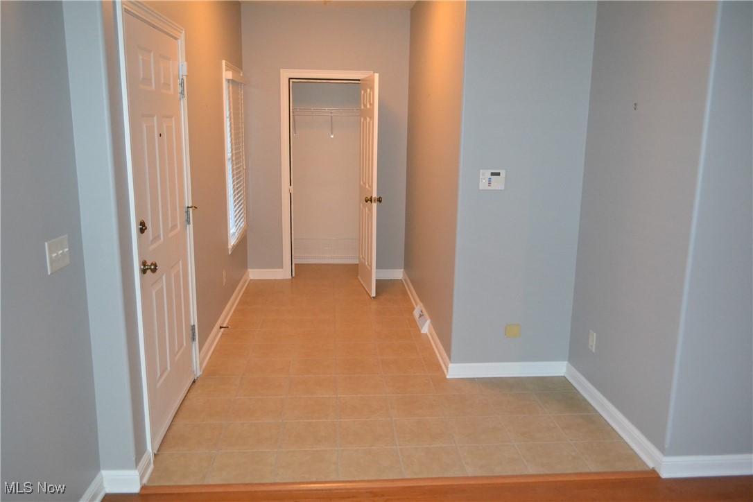 Hampton Rdg Villa - Residential