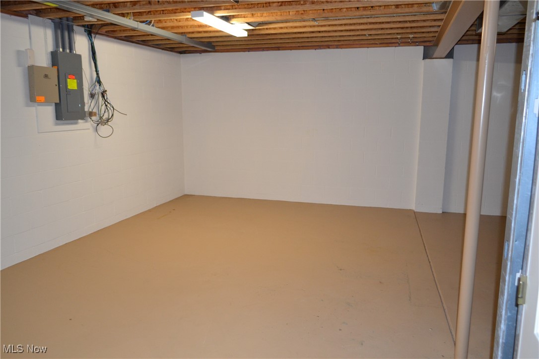 Hampton Rdg Villa - Residential