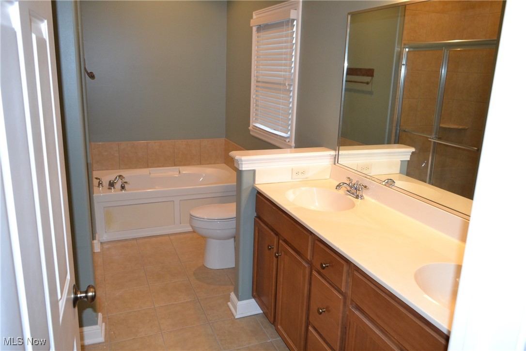 Hampton Rdg Villa - Residential