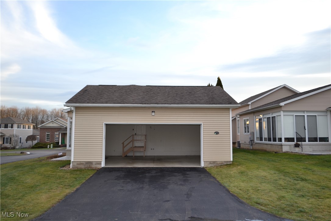 Hampton Rdg Villa - Residential