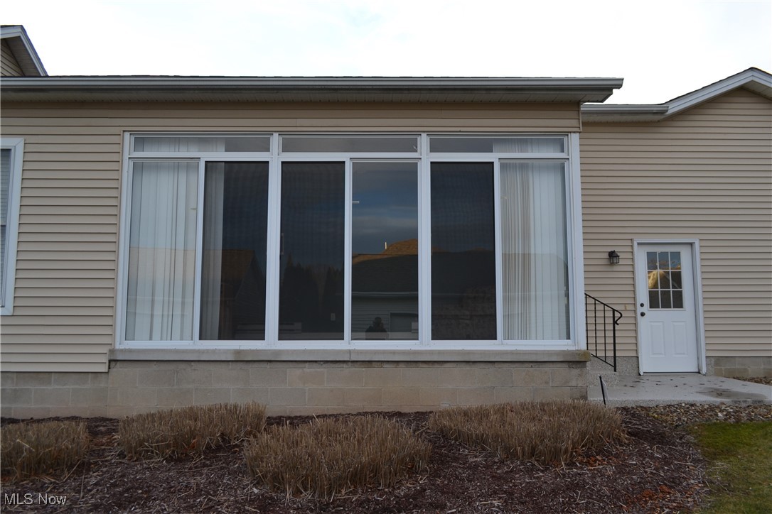 Hampton Rdg Villa - Residential