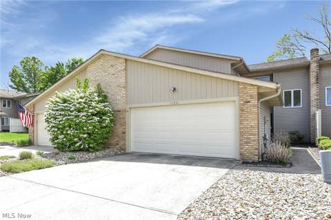 16831 Orchard Grove Drive Unit 12B, Middleburg Heights, OH 44130 - #: 5199525