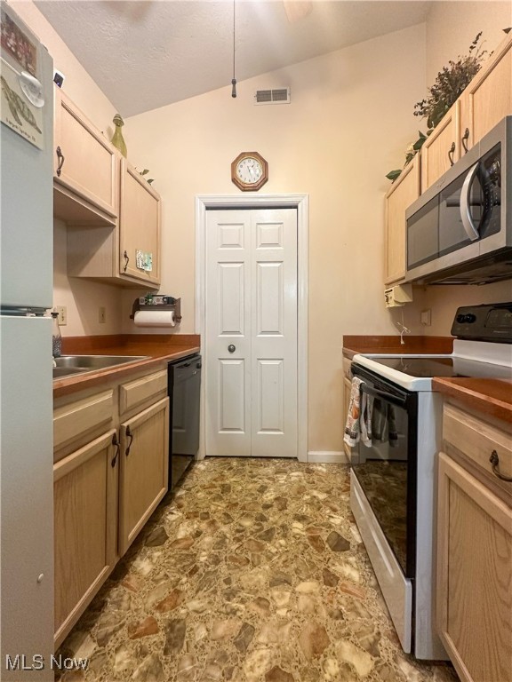 Woodland Chase Condo - Residential