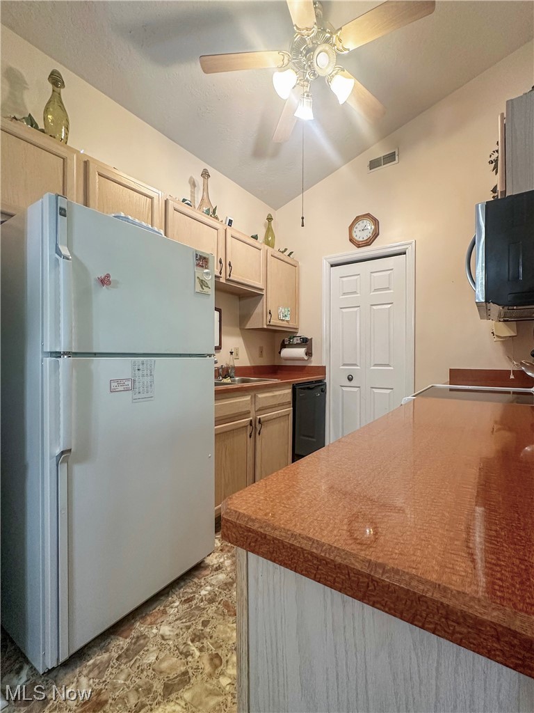 Woodland Chase Condo - Residential