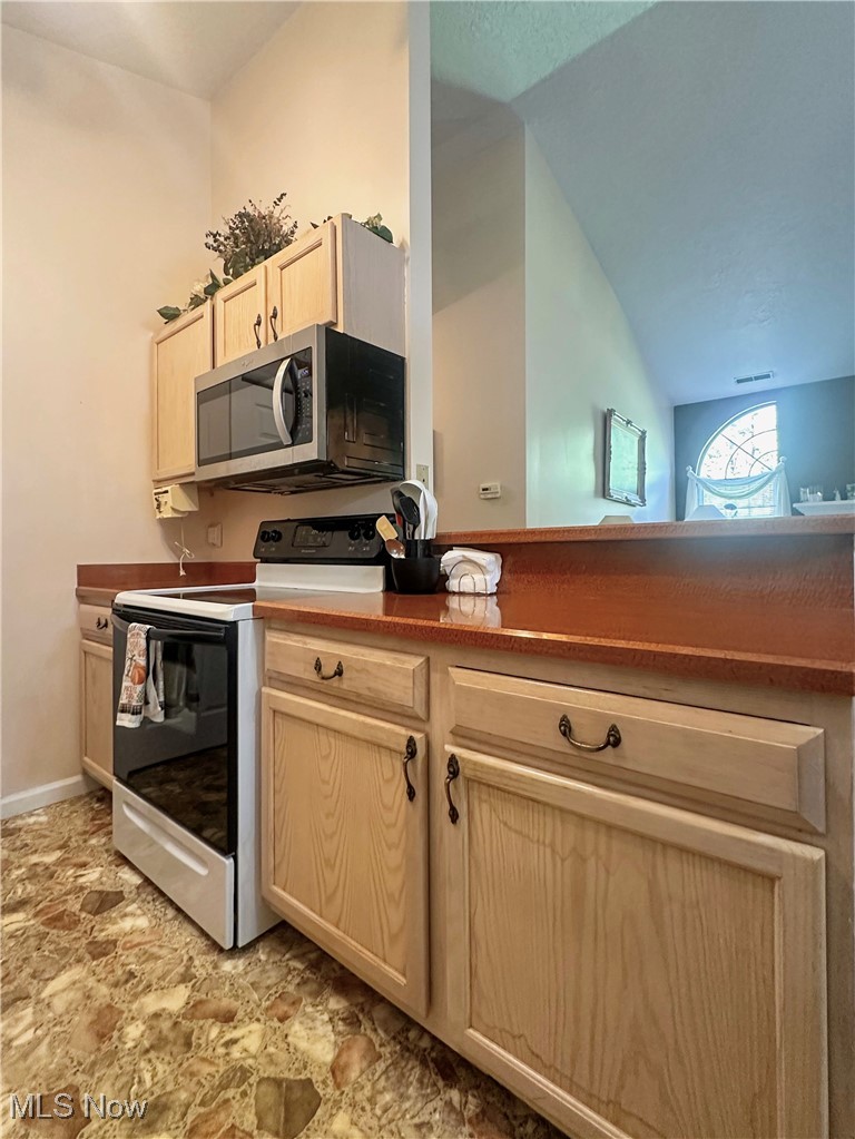 Woodland Chase Condo - Residential