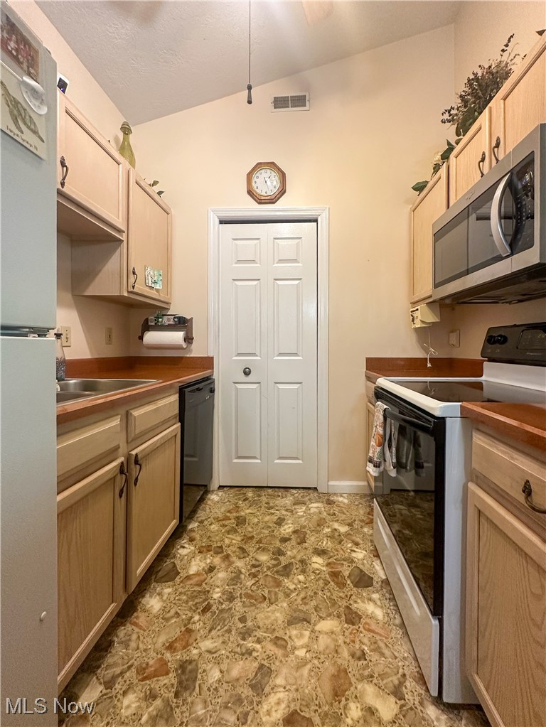 Woodland Chase Condo - Residential