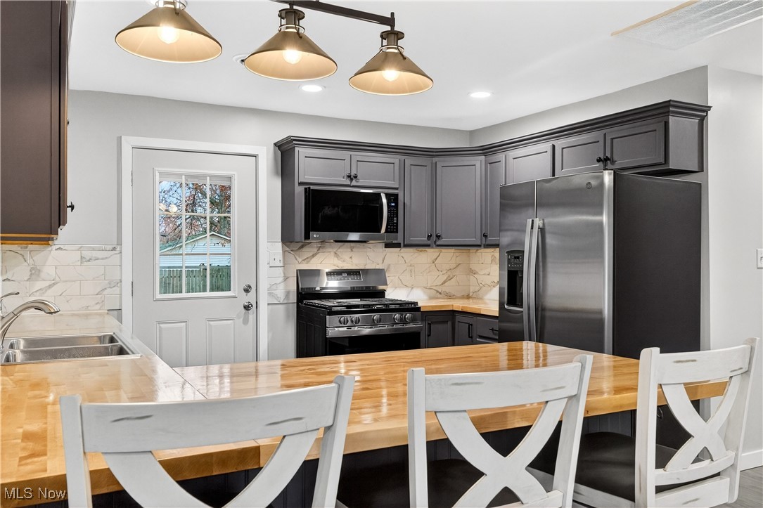 Central Division 90x120 - Residential