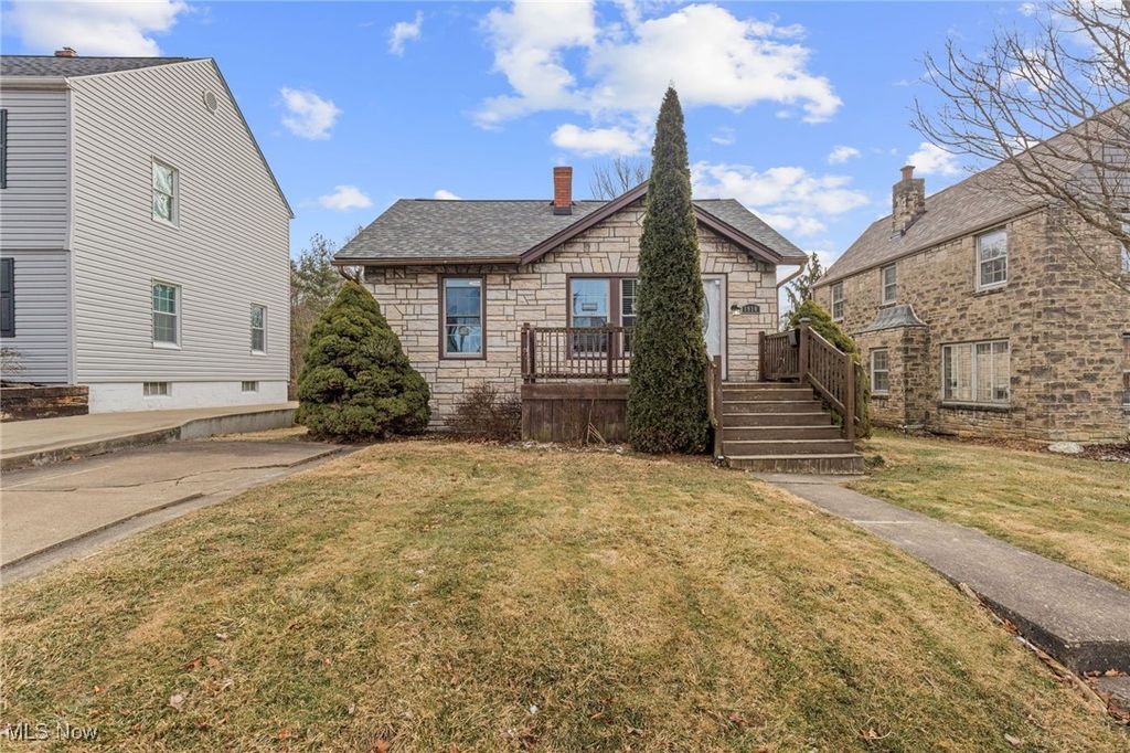 Photo of 1910 Euclid Avenue, Zanesville, OH 43701 (MLS # 5184045)