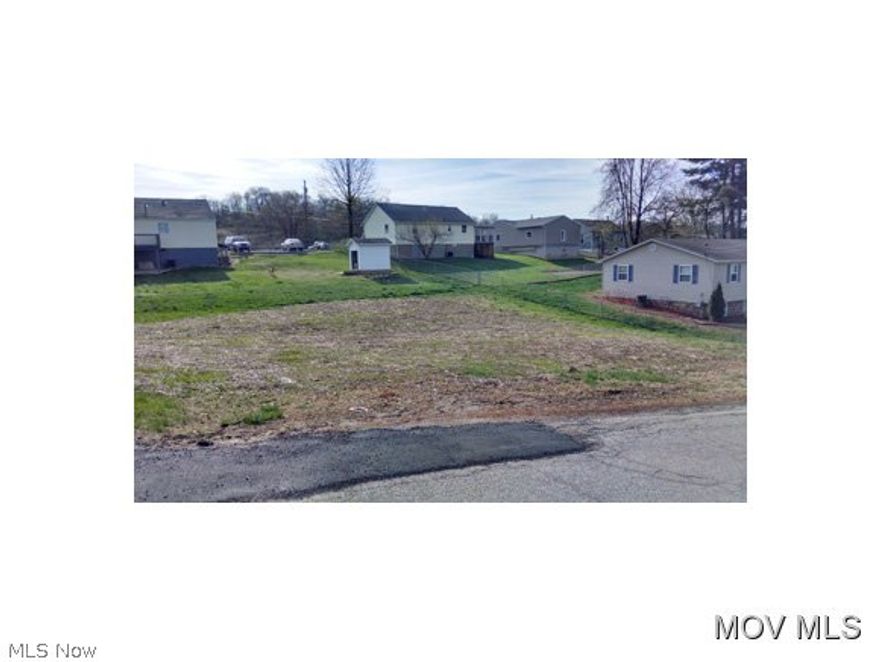 Was partial building & torn down.  Elem: Criss Elementary School  Elem/Bus: Y  JrHigh: Hamilton Jr. High School  JrHigh/Bus: Y  High: Parkersburg High  High/Bus: Y  Fire: CIT  Police: CTY  PossFreeGas: N