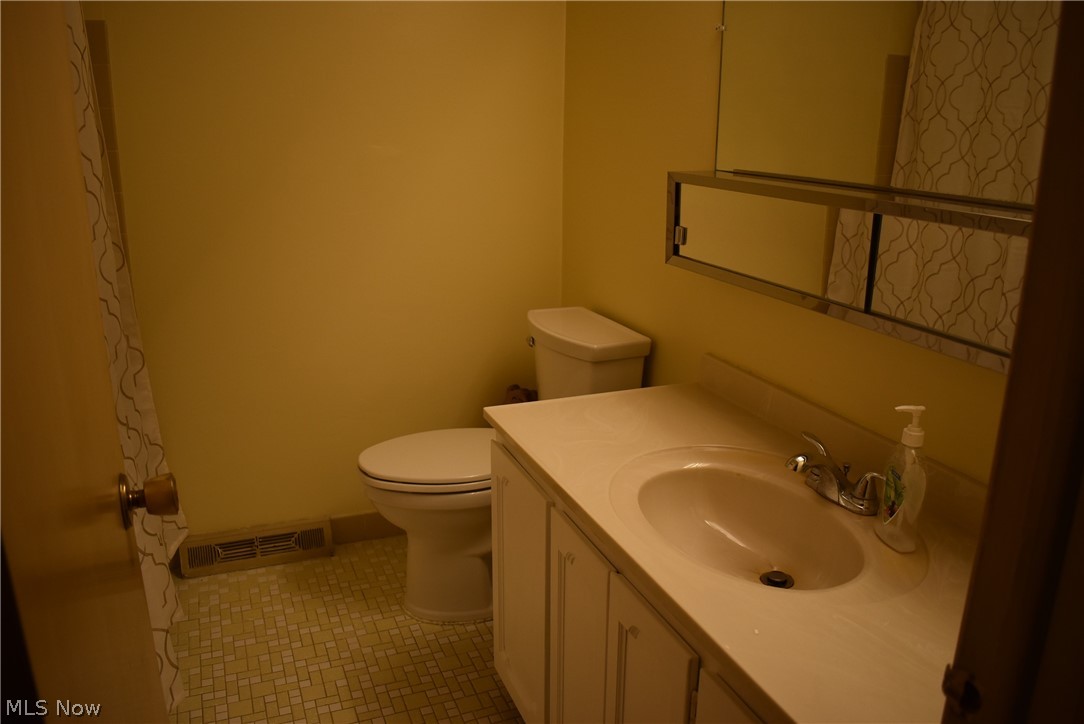 Albert Rispo 05-C - Residential