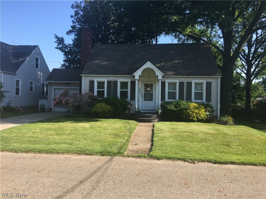 If your looking for the 3 C's this is it.  COZY, CUTE AND CLEAN.  This 4 bedroom home has alot to offer.  Tastefully decorated, updates curb appeal and all this situated on a double lot.  There is an additional shower in basement which could easily beturned into a finished rec room.  Call your favorite Realtor for a private showing