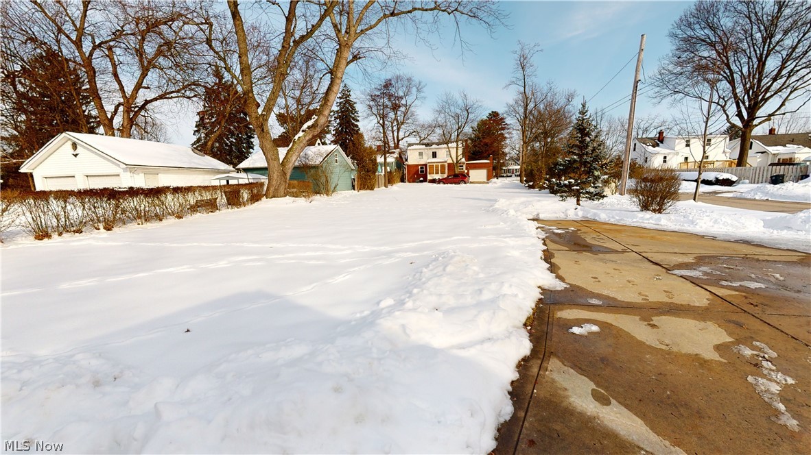 Lyndhurst Manor - Residential