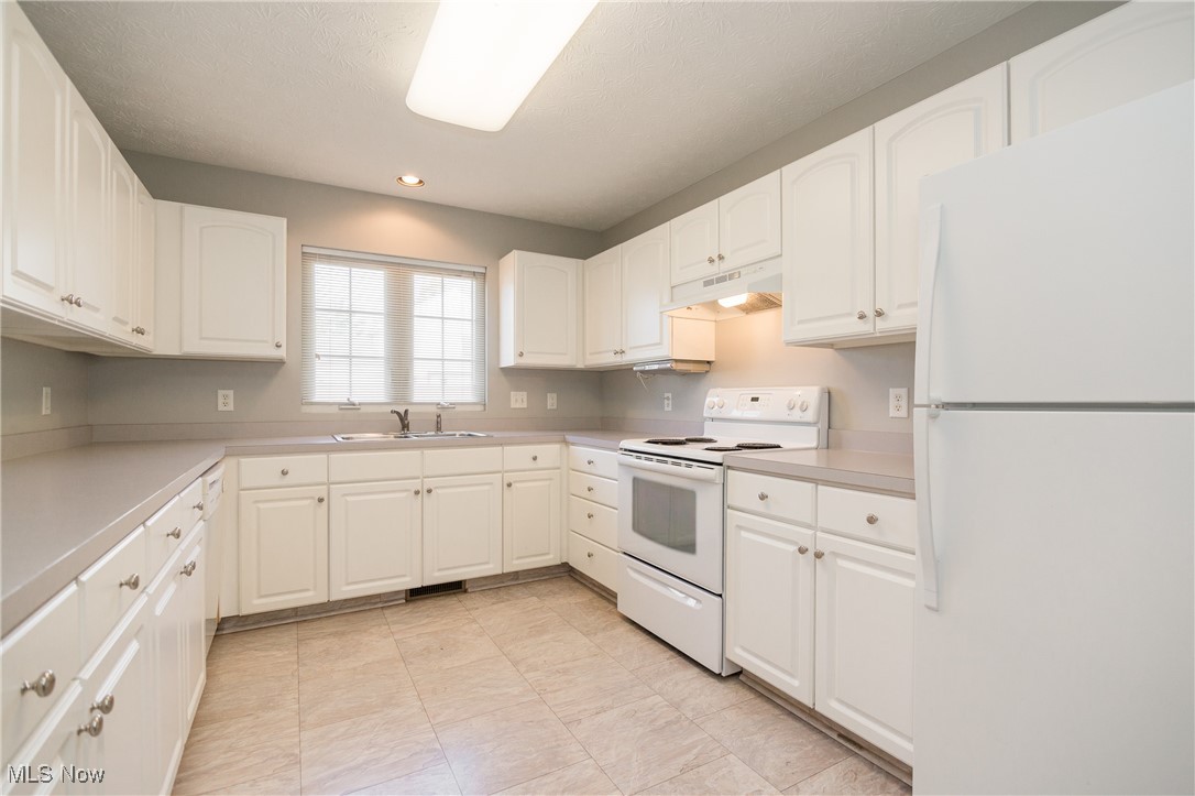 Heatherwood Condo - Residential