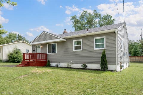 Homes For Sale - 146 Greeley Lane<br/> Youngstown, OH 44505