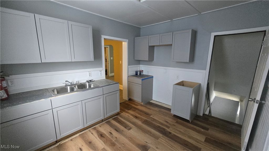 Photo of 3669 E 112th Street, Cleveland, OH 44105 (MLS # 5180703)