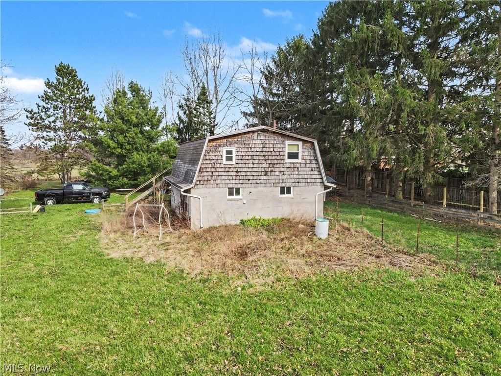 Photo of 11488 S Duck Creek Road, Salem, OH 44460 (MLS # 5197371)