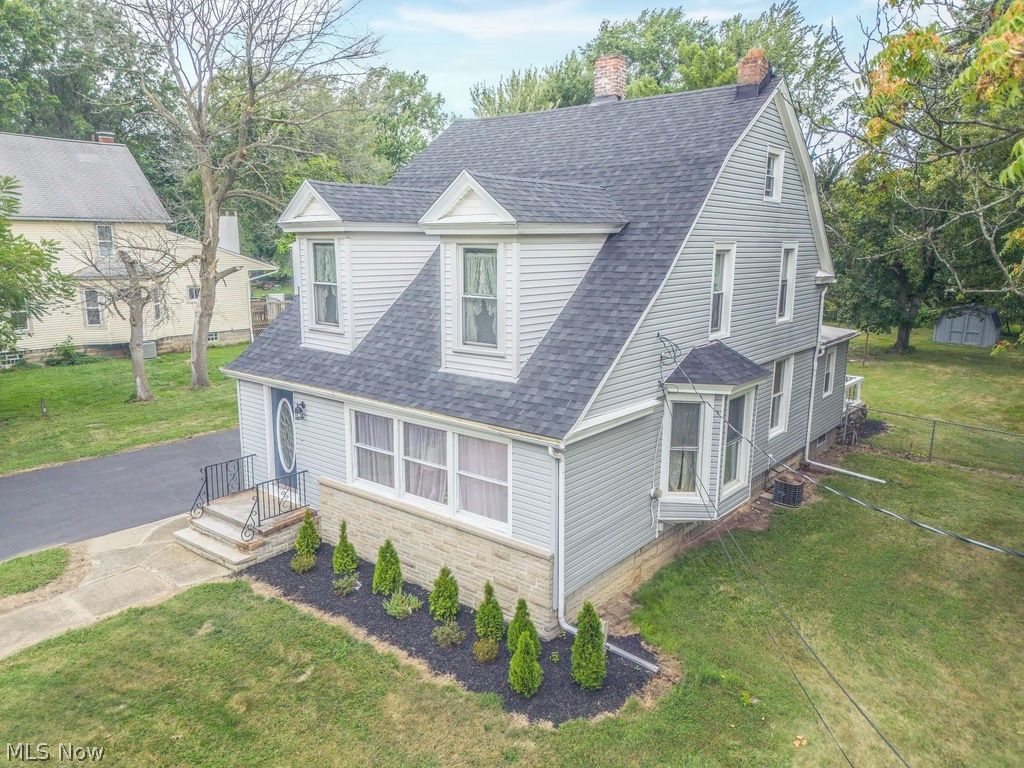 Photo of 41796 Adelbert Street, Elyria, OH 44035 (MLS # 5200945)