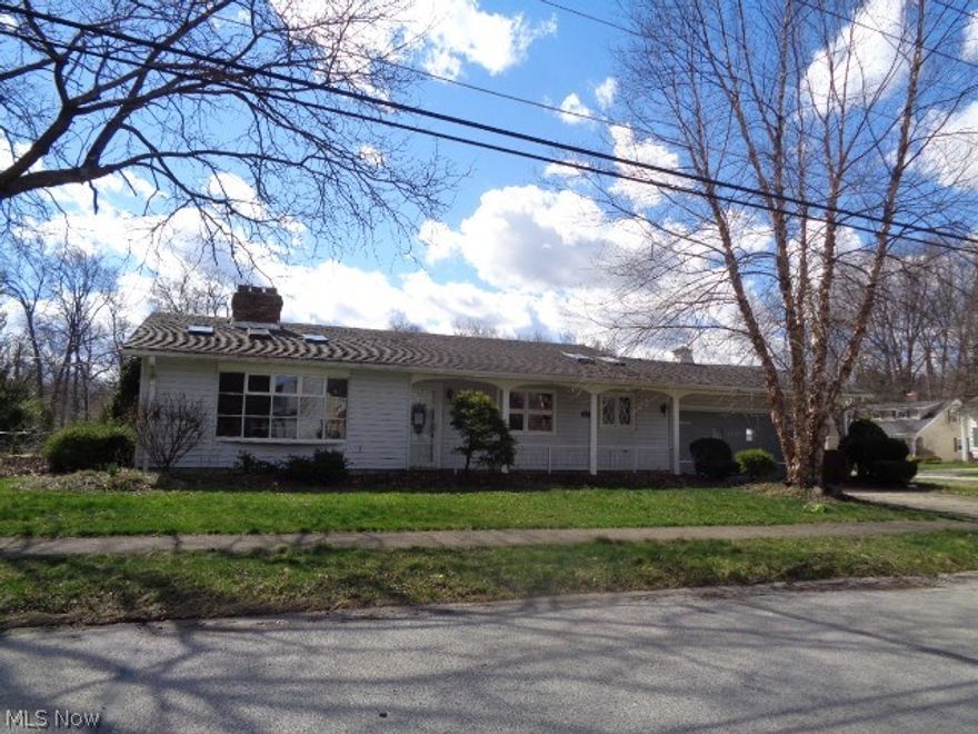 Adorable 3 bedroom, 1.5 bath split level located in a great neighborhood. A living room with warm fireplace and skylights. Nice size bedrooms and full bath.