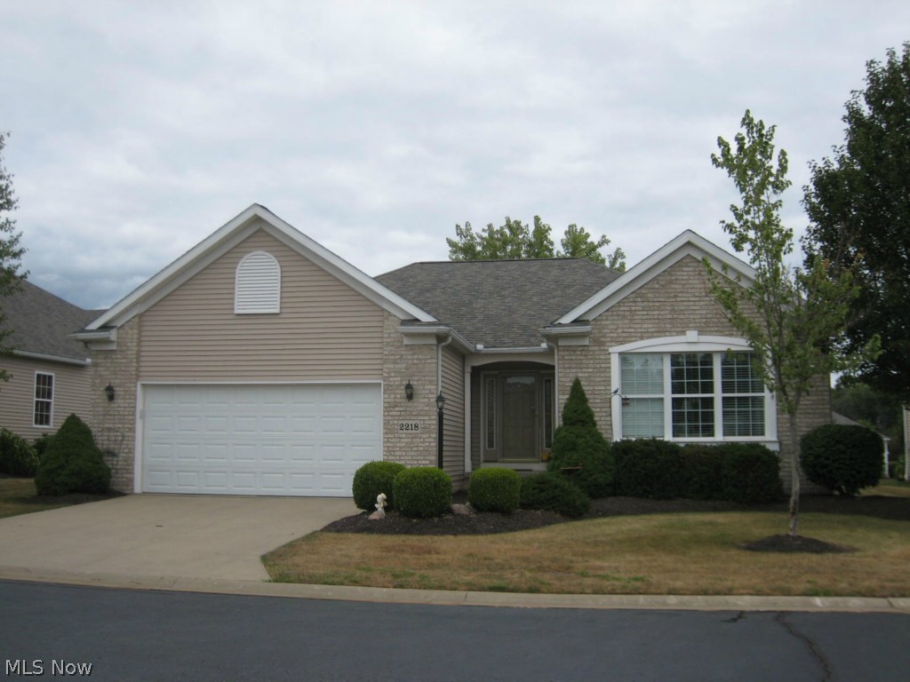 Cluster home with a open floor plan. Great Room with gas log fireplace and 2 skylights. Eat in kitchen with sliders to a patio that has a pond view. Large kitchen with a breakfast bar and appliances. Master Bedroom with walk in closet, full bath and ceiling fan. Office/Den and 2nd bedroom. Wood foyer and first floor laundry. Ready to move in with a 1 year America's Preferred Home Warranty.