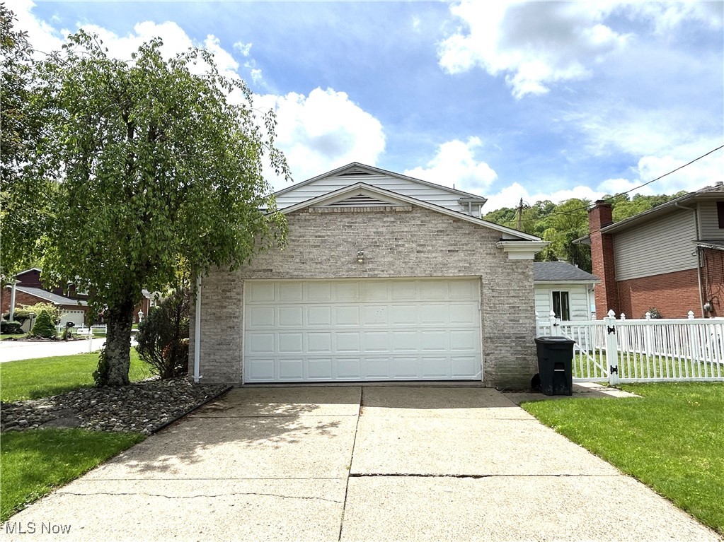 220 Country Club Boulevard, Weirton, West Virginia image 24