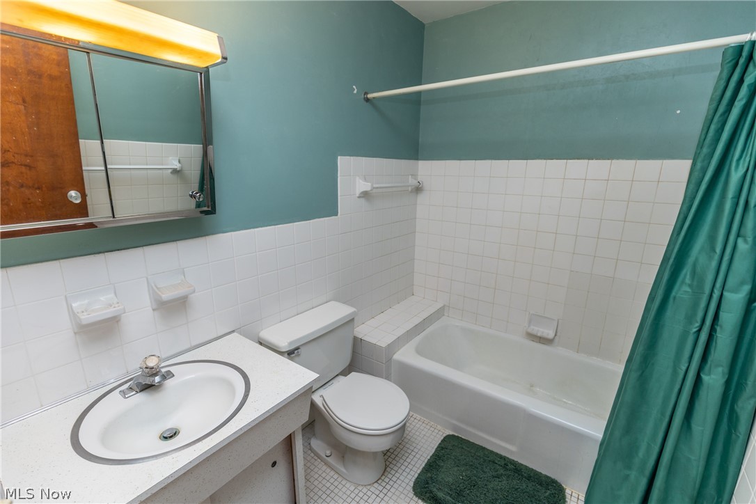 Pinecrest #2 - Residential