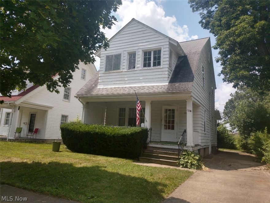 Great investment opportunity for a home that needs rehabbed. This home featres 4 bedrooms, a large kitchen and bath and a nice yard.