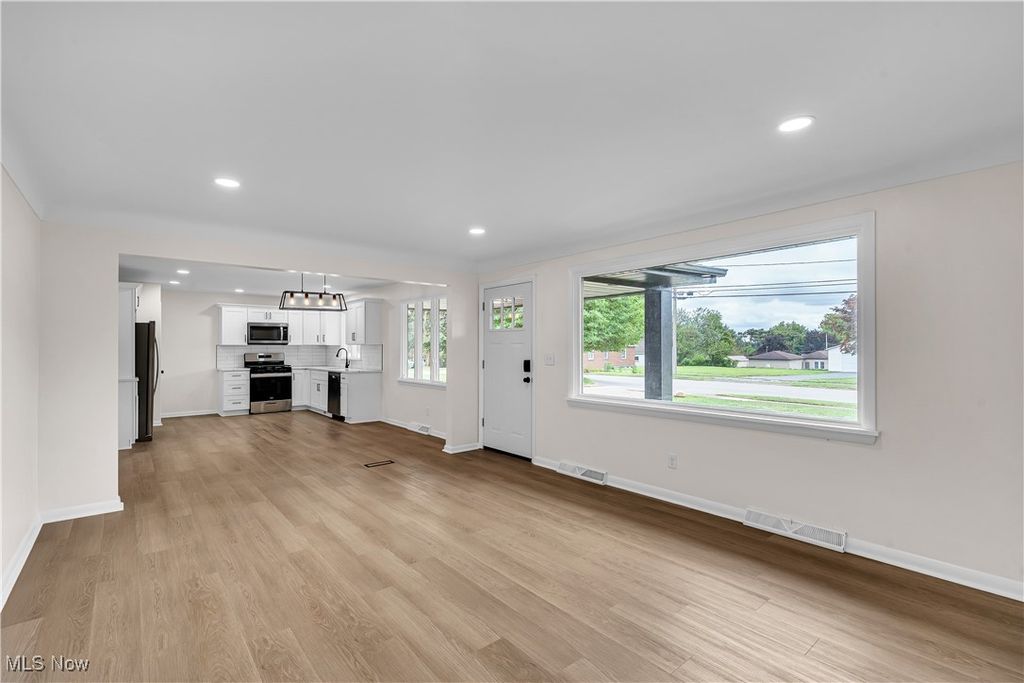 Photo of 338 Blossom Avenue, Campbell, OH 44405 (MLS # 5176045)