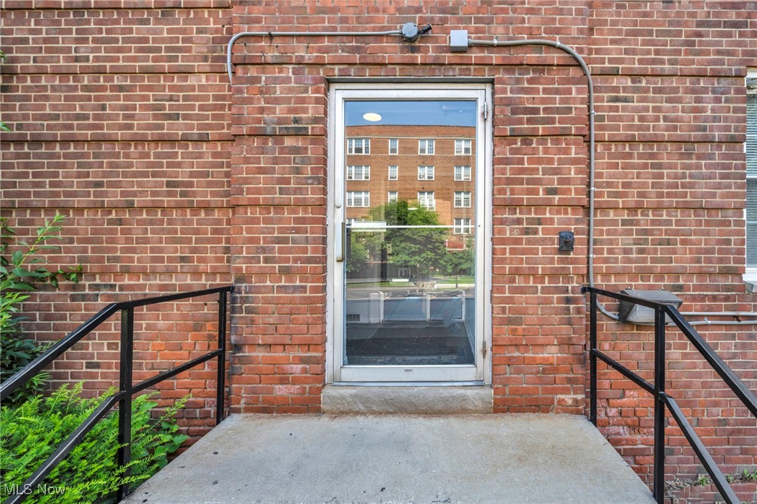 South Park Manor Condo - Residential