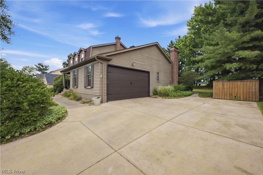 3218 Hummingbird Hill Drive