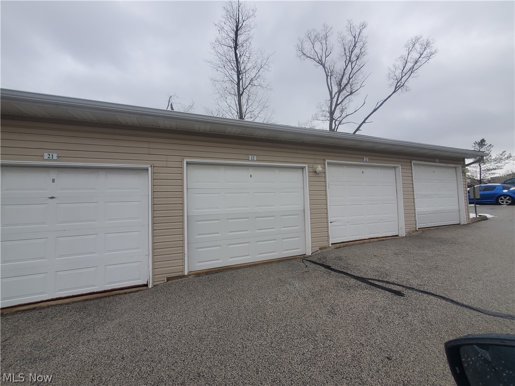 Lenox Crk Condo - Residential