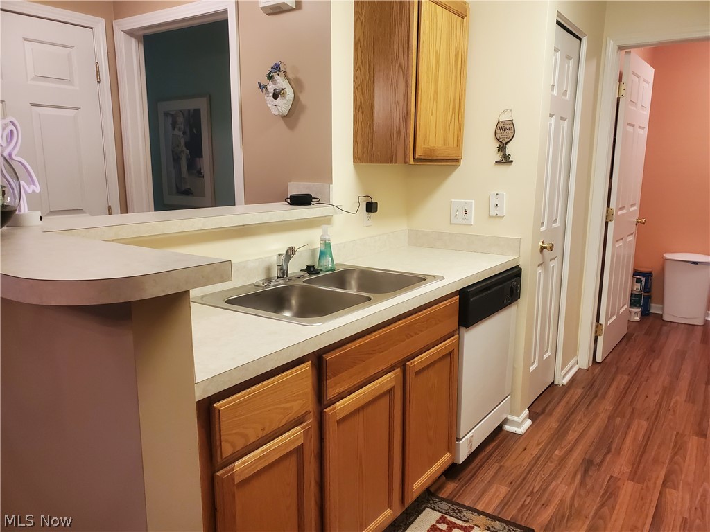 Lenox Crk Condo - Residential