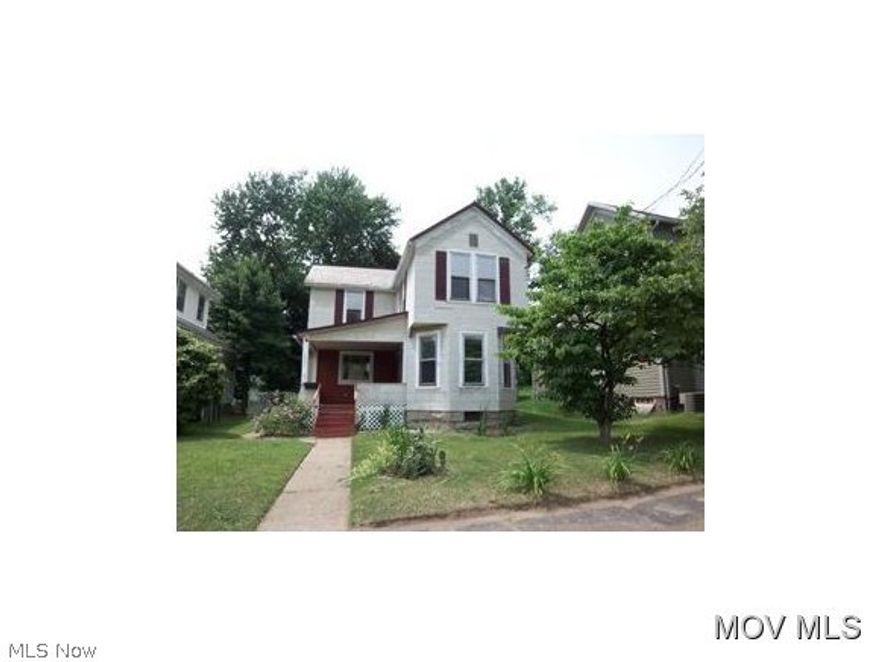 Walk to City Park!  This three bedroom home has a lot to offer.  Formal living and dining rooms plus family room with gas log fireplace.  This is a Fannie Mae HomePath property.  Elem: Jefferson Elementary School  Elem/Bus: N  JrHigh: Van Devender Jr. High School  JrHigh/Bus: N  High: Parkersburg High  High/Bus: N  Fire: CIT  Police: CTY  ;SQFT=Fin L1:678, Fin L2:700, Fin Bsmt:0, Fin Above:1378, Fin Total:1378, Unfin Above:0;PRKG= On Street