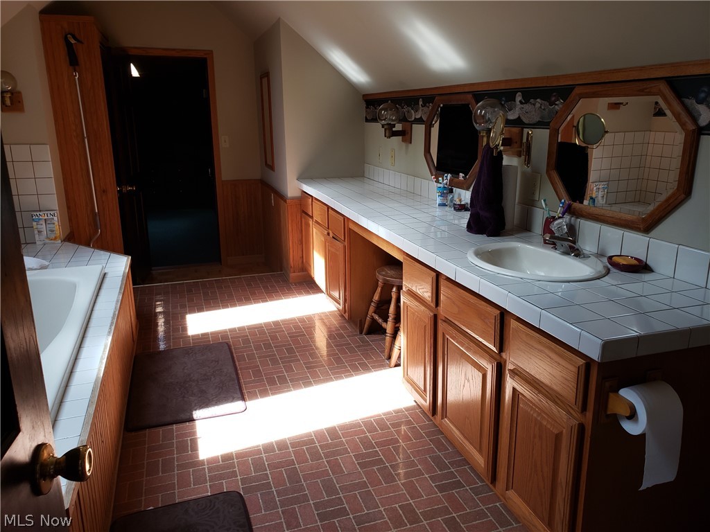 Roaming Shores - Residential