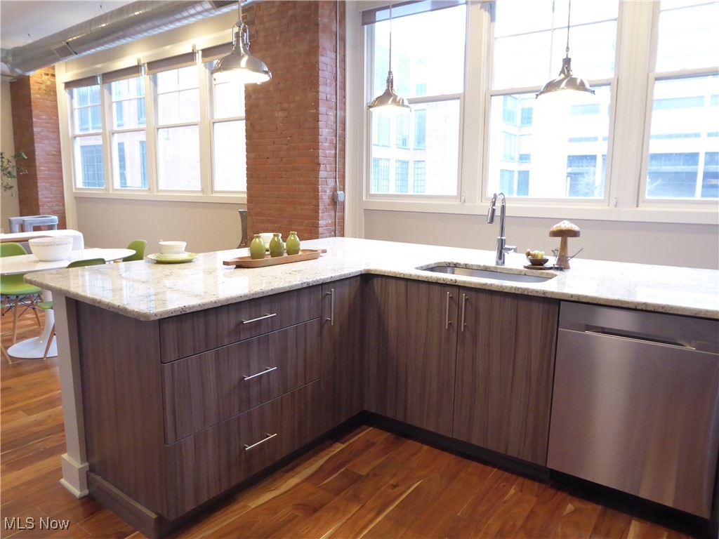 Warehouse District - Residential Lease