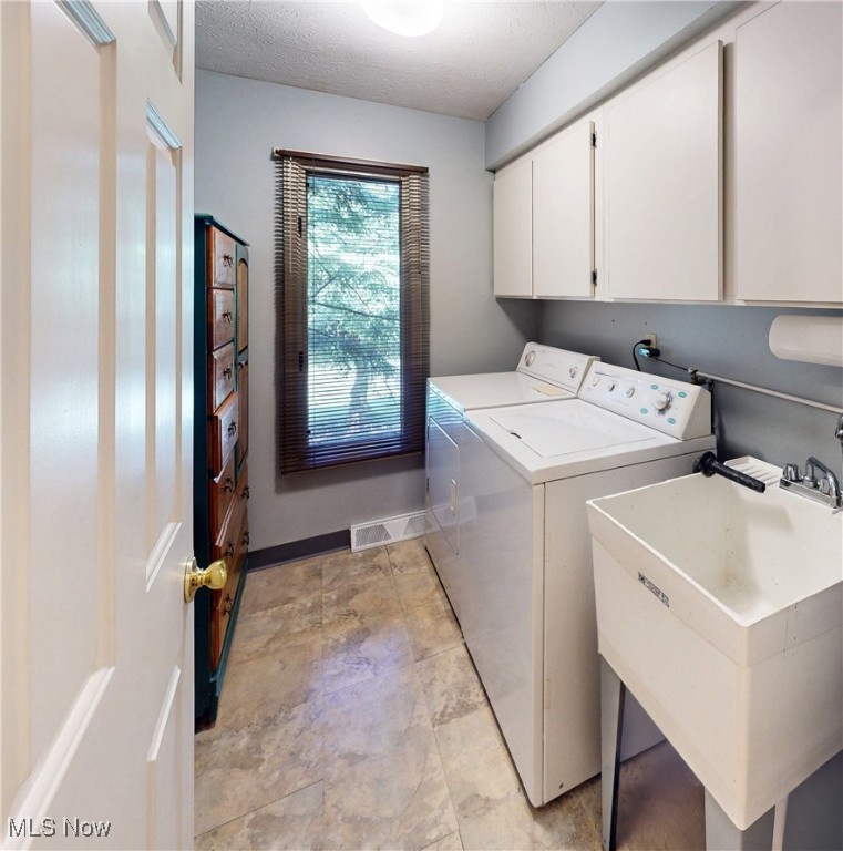 Novelty, Ohio 44072, United States, 4 Bedrooms Bedrooms, ,3 BathroomsBathrooms,Residential,Active,173461