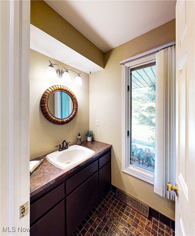 Novelty, Ohio 44072, United States, 4 Bedrooms Bedrooms, ,3 BathroomsBathrooms,Residential,Active,173461