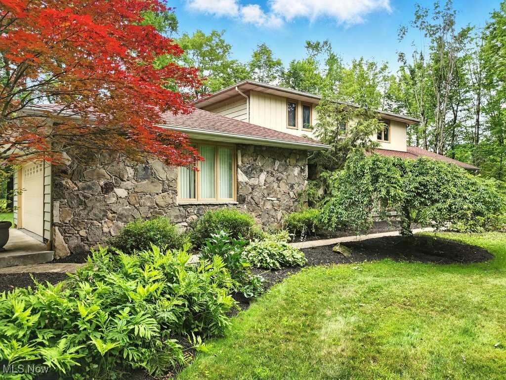 Novelty, Ohio 44072, United States, 4 Bedrooms Bedrooms, ,3 BathroomsBathrooms,Residential,Active,173461