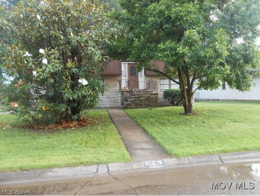 Recent updates, carpet, paint, dishwasher, garage doors being installed in 2 weeks. Newer GFA and CA. Roof less than 10 years. Fenced yard. *Chairlifts are not included but can be purchased separately*  Elem: Neale Elementary  Elem/Bus: N  JrHigh: Jackson Jr. High School  JrHigh/Bus: N  High: Parkersburg High  High/Bus: N  Fire: VOL  Police: CTY  PossFreeGas: N  ;SQFT=Fin L1:1107, Fin Bsmt:600, Fin Above:1107, Fin Total:1717, Unfin Above:0;GAR= 2 Car Built In, Opener(s);PRKG= Off Street