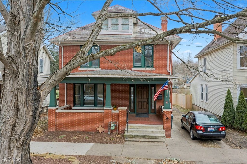 Photo of 608 Seventh Street, Marietta, OH 45750 (MLS # 5176750)