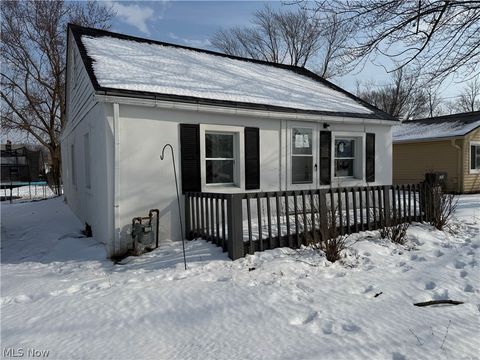 Tiny photo for 1301 E 346th Street, Eastlake, OH 44095 (MLS # 5186557)