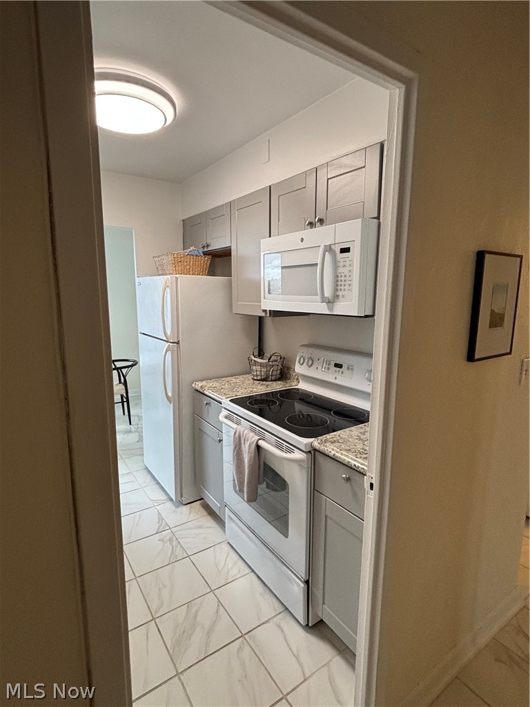 Lake House Condo - Residential