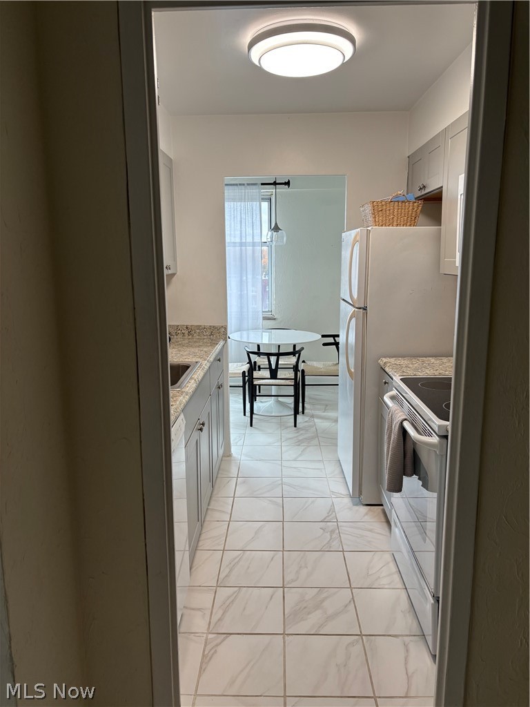 Lake House Condo - Residential
