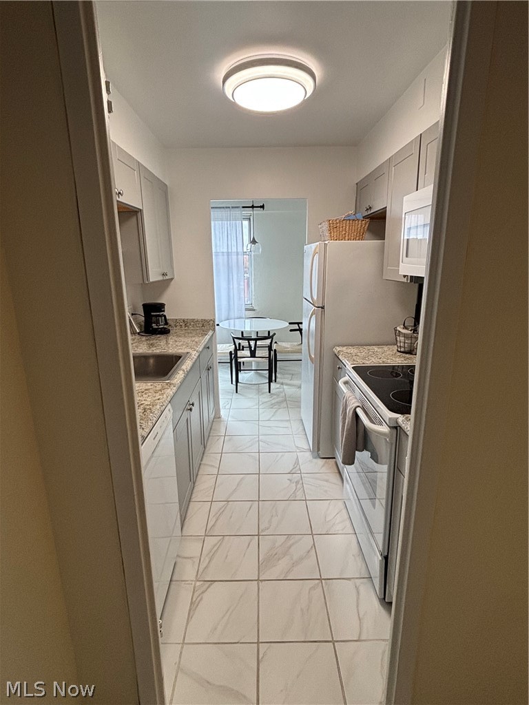 Lake House Condo - Residential